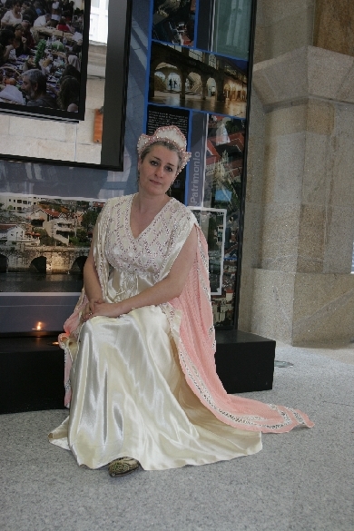 Traje De Descanso En La Camara Real